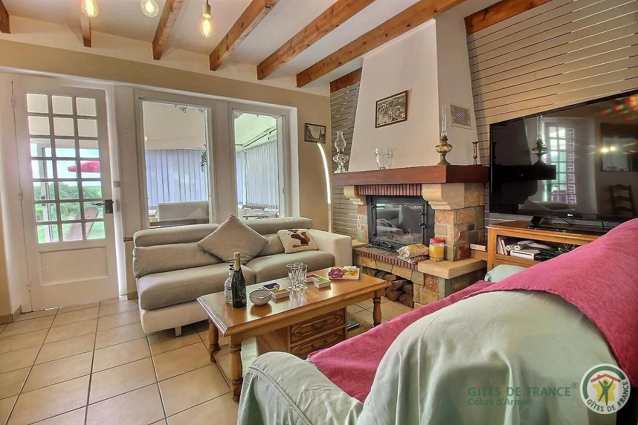 Nyaraló Des Trois Fleurs Villa Plouguenast-Langast