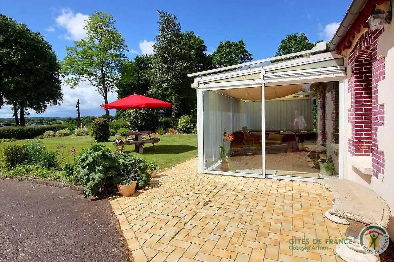 Nyaraló Des Trois Fleurs Villa Plouguenast-Langast